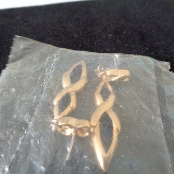 Golden Dangle Drop Post EARRINGS Elongated Figure 8 with X at Top - Picture 2 of 4